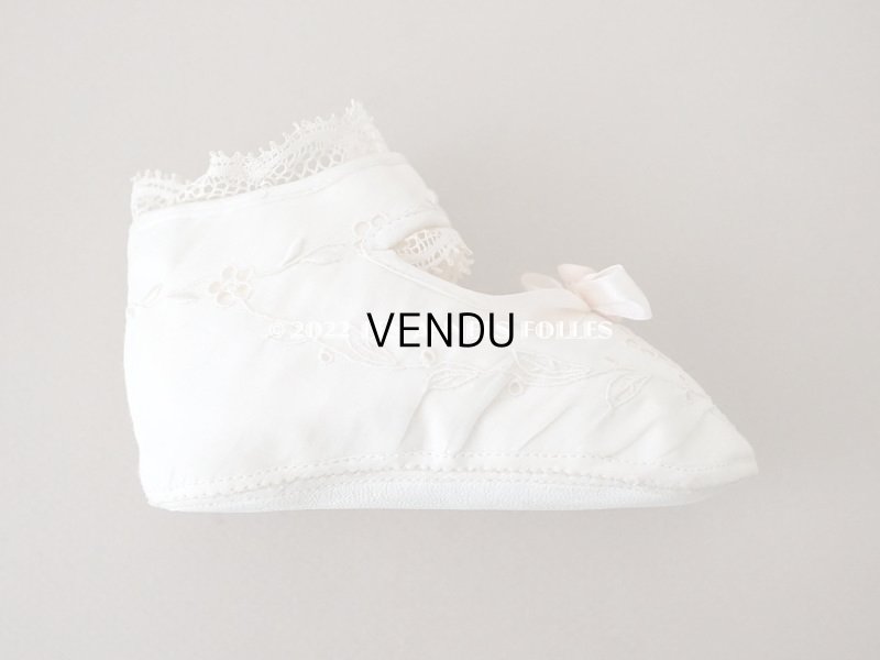 画像11: 【12周年セール対象外】1900年代 アンティーク ベビーシューズ  花模様の手刺繍入り ピンクのロココモチーフ付き