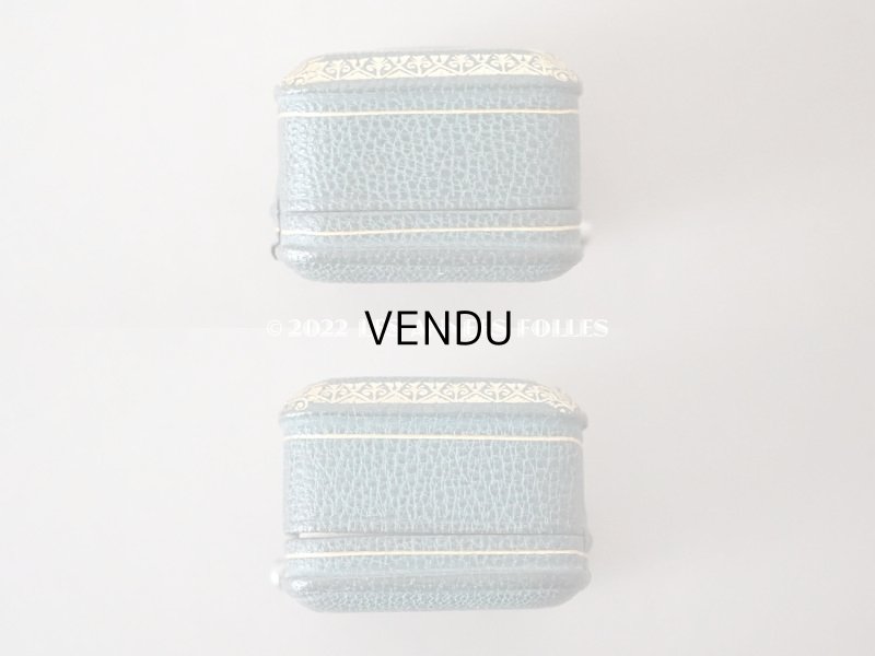 画像5: 【12周年セール対象外】19世紀末 アンティーク  本革製　ピアス用　小さなジュエリーボックス　イニシャル入り スモーキーなブルーグリーン 