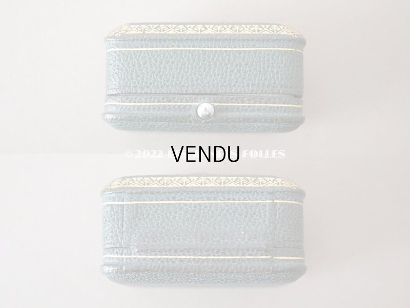 画像4: 【12周年セール対象外】19世紀末 アンティーク  本革製　ピアス用　小さなジュエリーボックス　イニシャル入り スモーキーなブルーグリーン 