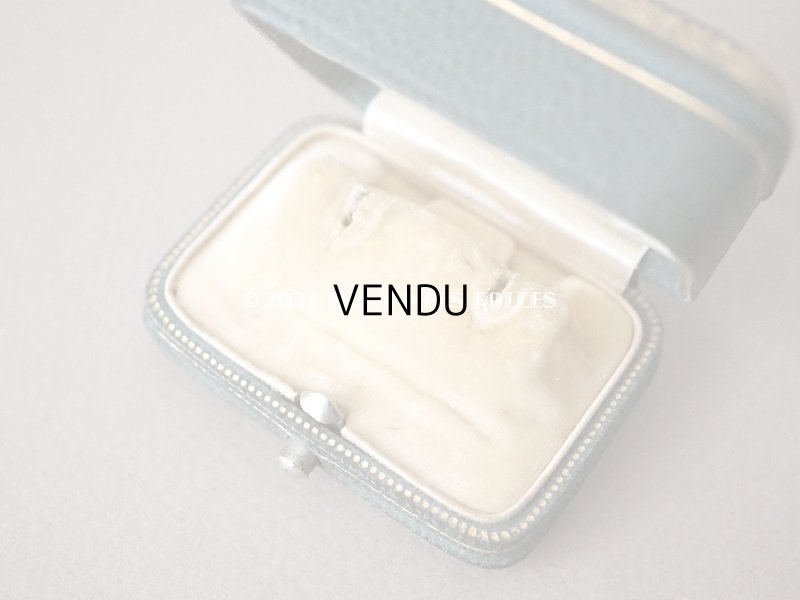 画像9: 【12周年セール対象外】19世紀末 アンティーク  本革製　ピアス用　小さなジュエリーボックス　イニシャル入り スモーキーなブルーグリーン 