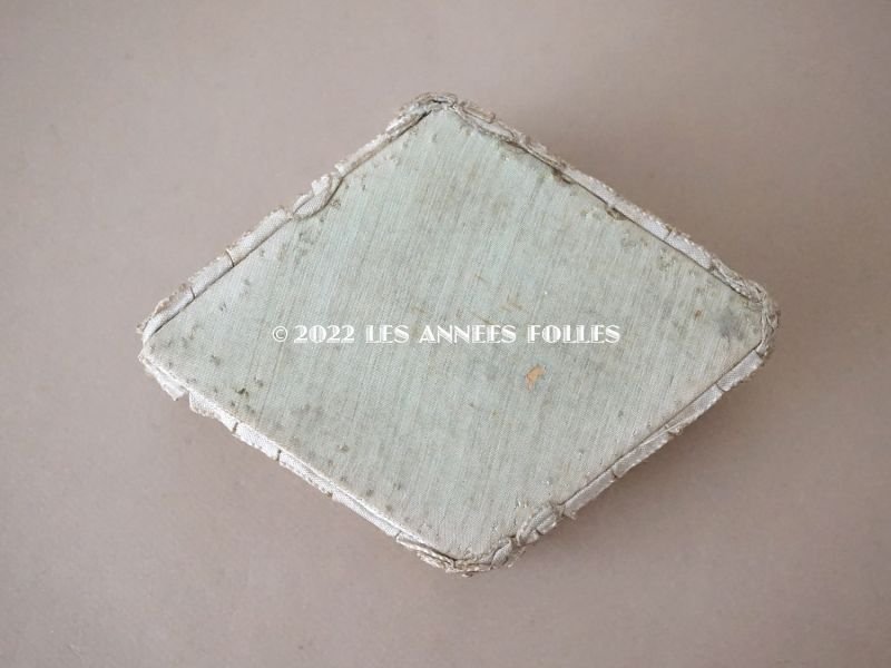 画像5: アンティーク リボンワークのジュエリーボックス スモーキーパウダーブルー ガラスケース