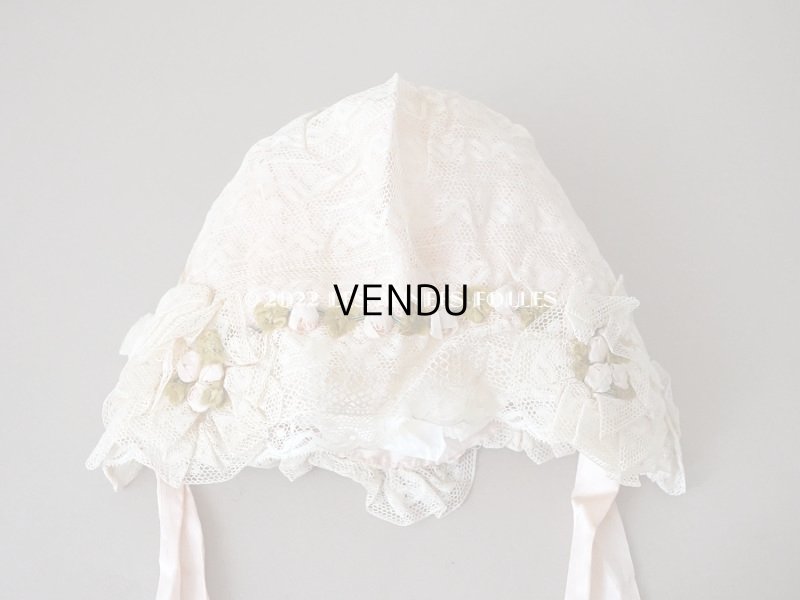 画像9: 1920年代 アンティーク  レースのボネ パウダーピンクの薔薇のロココトリム＆ピンクのシルクリボン付き 