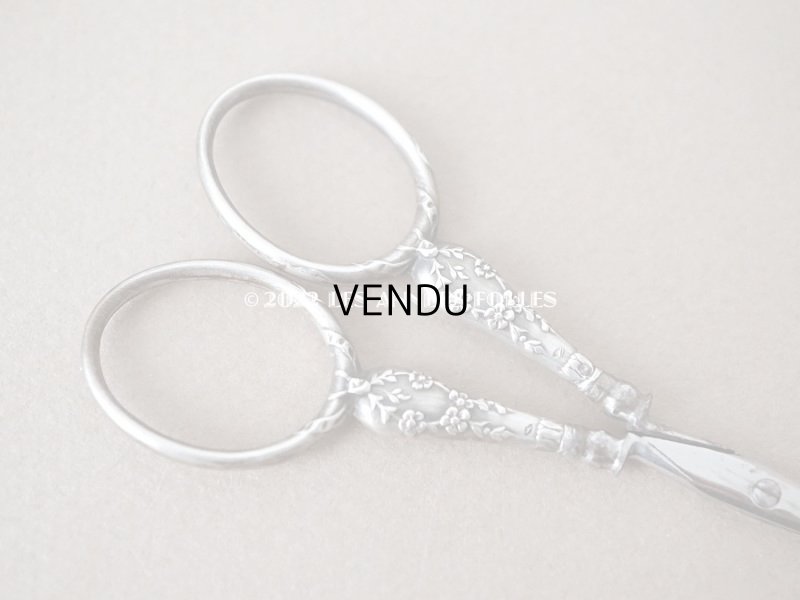 画像3: 1900年代 アンティーク シルバー製 リボン＆薔薇のガーランド ソーイングセット 裁縫道具