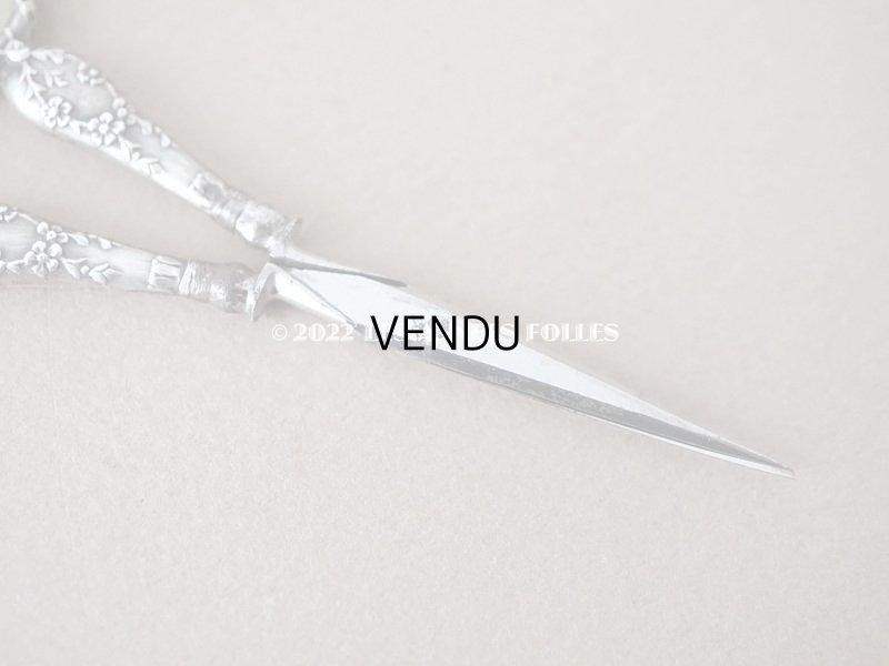 画像8: 1900年代 アンティーク シルバー製 リボン＆薔薇のガーランド ソーイングセット 裁縫道具