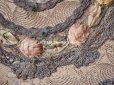 画像8: アンティーク トレイ　　マリー・アントワネットの肖像画 シルク製　薔薇のロココトリム 小物入れ (8)
