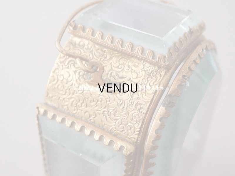 画像8: アンティーク 懐中時計 & ジュエリーボックス パウダーブルーのシルク製クッション