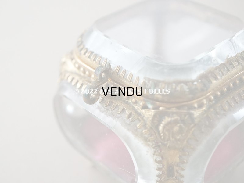 画像7: 19世紀末 アンティーク ジュエリーボックス  ワインレッドのシルク製クッション ロカイユ装飾の脚