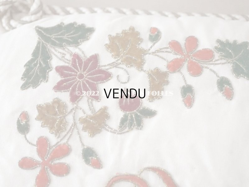 画像10: 19世紀 ナポレオン3世時代 アンティーク シルク製 ハンキーケース クッション付 刺繍入り  ハンカチ用ポシェット