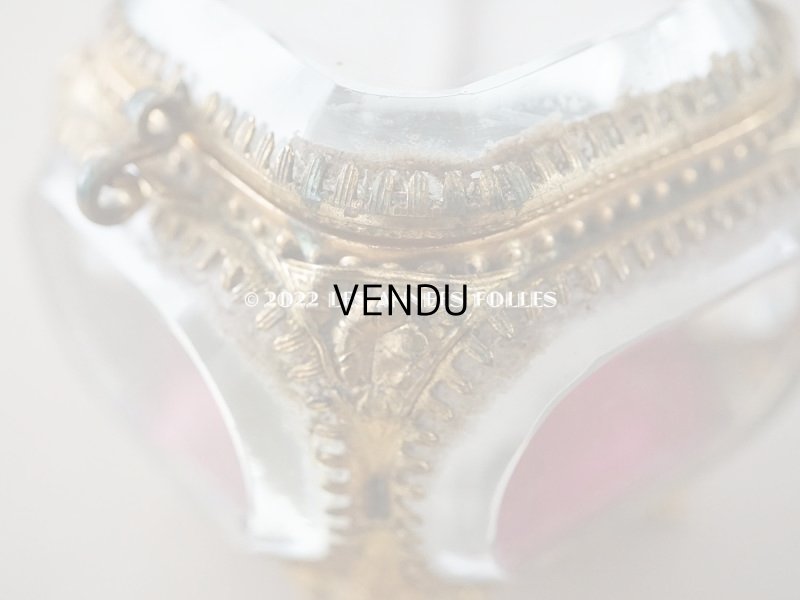 画像8: 19世紀末 アンティーク ジュエリーボックス  ワインレッドのシルク製クッション ロカイユ装飾の脚