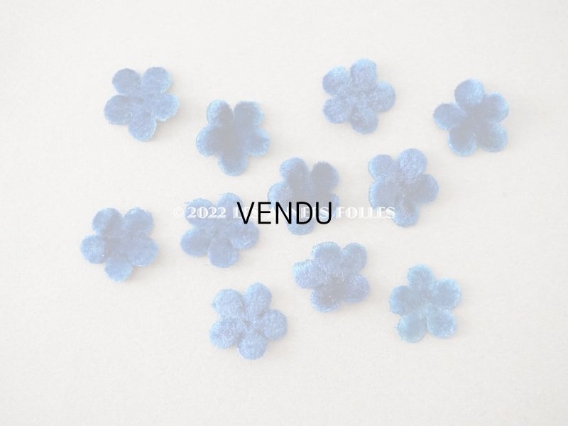 画像2: ＊蚤の市＊アンティーク 布花材料  ベルベットの花びらのセット 11ピースのセット 青 17mm