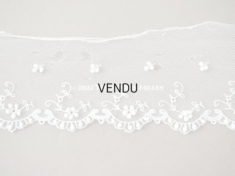 画像12: アンティーク 小さなポンポン付 レース 4.4m  幅7.7~11.5cm