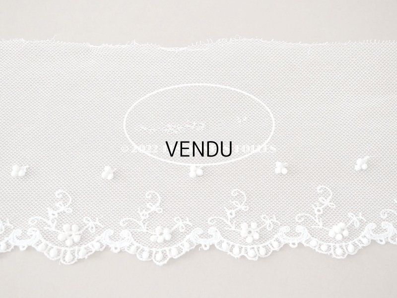 画像8: アンティーク 小さなポンポン付 レース 4.4m  幅7.7~11.5cm