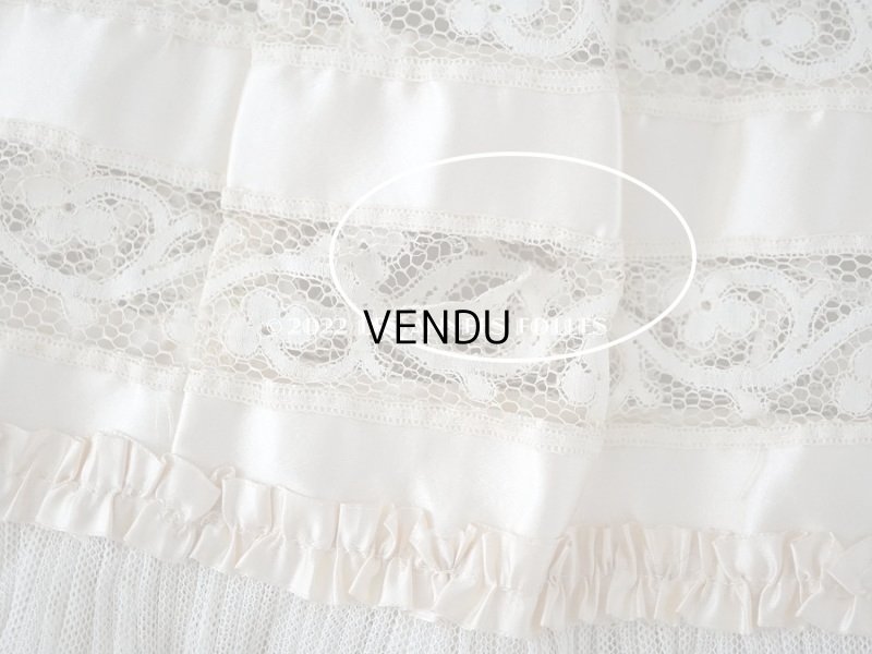 画像9: 1900年頃 アンティーク  ドレスの裾 パウダーピンクのシルクサテン＆プリーツレース 