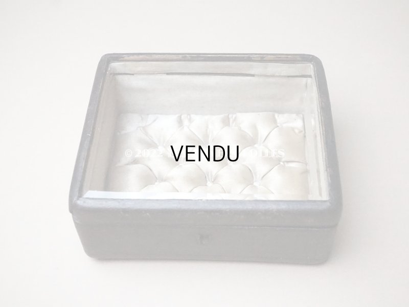 画像4: アンティーク 本革製 ジュエリーケース グレーベージュのシルク製クッション