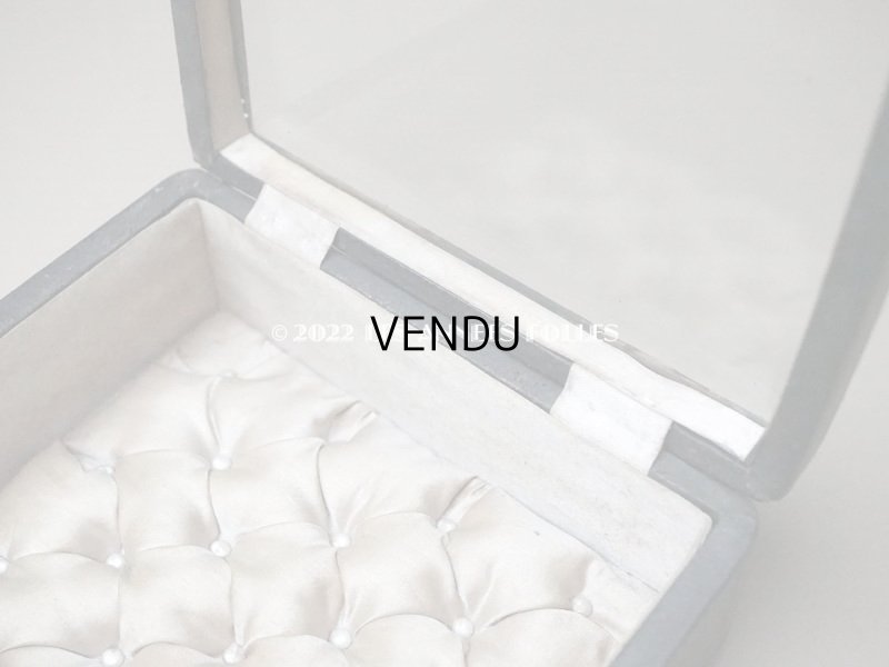 画像8: アンティーク 本革製 ジュエリーケース グレーベージュのシルク製クッション