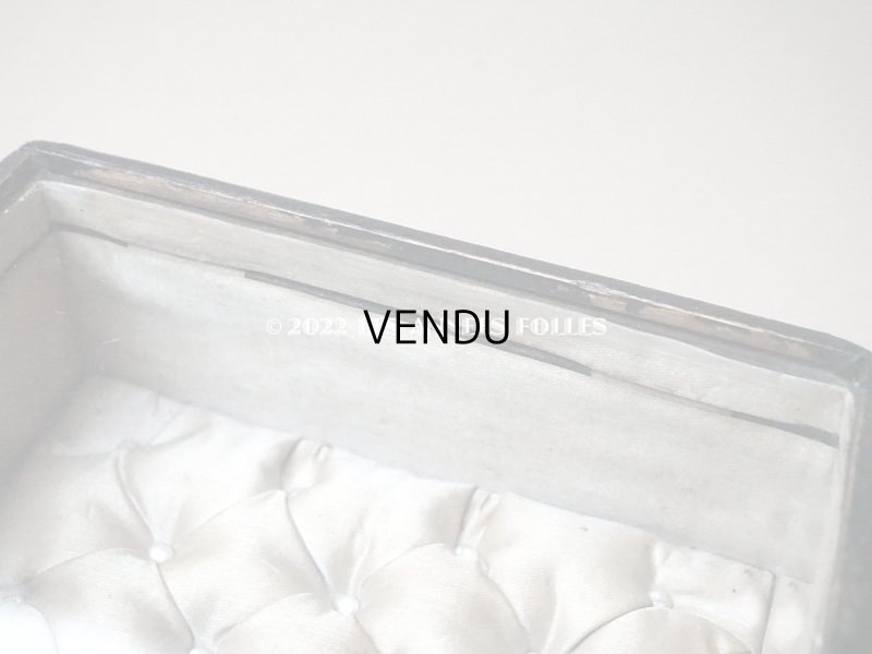 画像5: アンティーク 本革製 ジュエリーケース グレーベージュのシルク製クッション