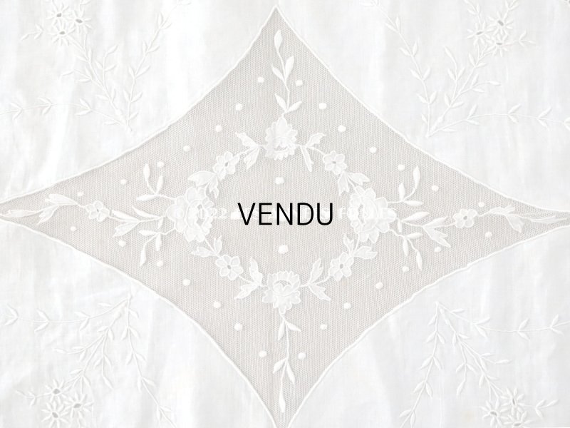 画像10: アンティーク シルクリボンが結ばれた　ベビーベッドカバー ホワイトワーク＆プリーツ入りチュールレース