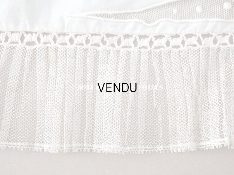 画像12: アンティーク シルクリボンが結ばれた　ベビーベッドカバー ホワイトワーク＆プリーツ入りチュールレース