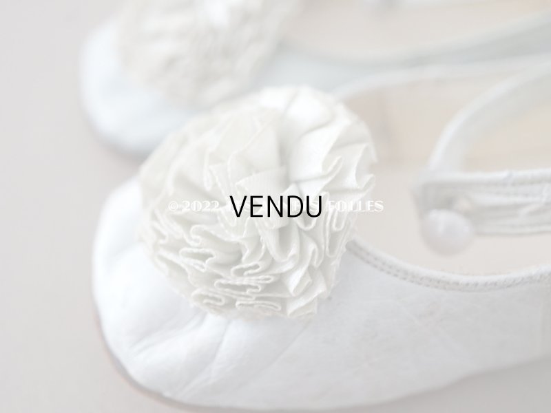 画像6: アンティーク ベビーシューズ 淡いブルーのシルク製ポンポン付