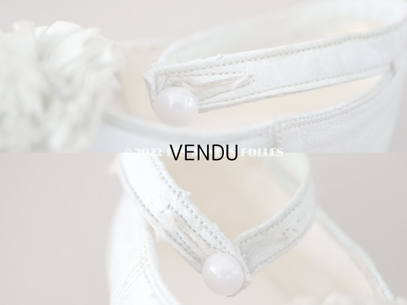 画像7: アンティーク ベビーシューズ 淡いブルーのシルク製ポンポン付