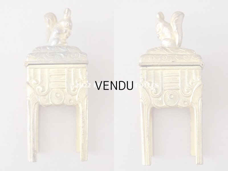 画像7: 1920年代 アンティーク 栗鼠のジュエリーボックス  マスタードカラーのシルク製クッション