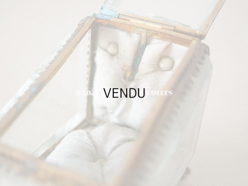 画像11: 19世紀末 アンティーク ジュエリーボックス  グレイッシュブルーのシルク製クッション 懐中時計