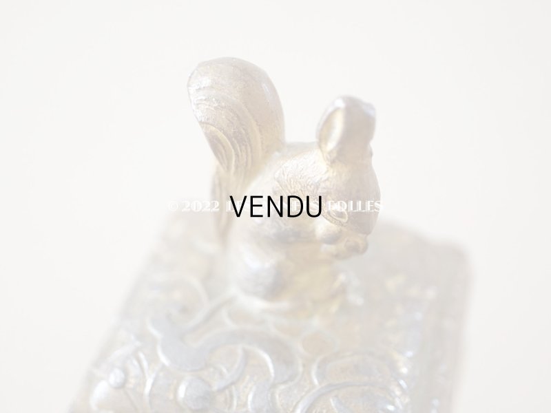 画像5: 1920年代 アンティーク 栗鼠のジュエリーボックス  マスタードカラーのシルク製クッション