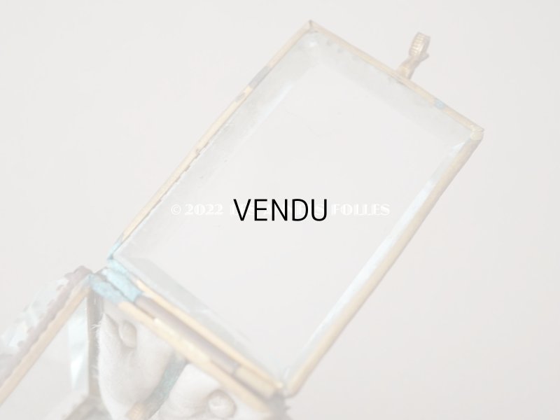 画像10: 19世紀末 アンティーク ジュエリーボックス  グレイッシュブルーのシルク製クッション 懐中時計