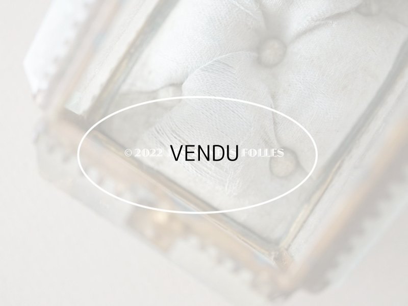 画像16: 19世紀末 アンティーク ジュエリーボックス  グレイッシュブルーのシルク製クッション 懐中時計