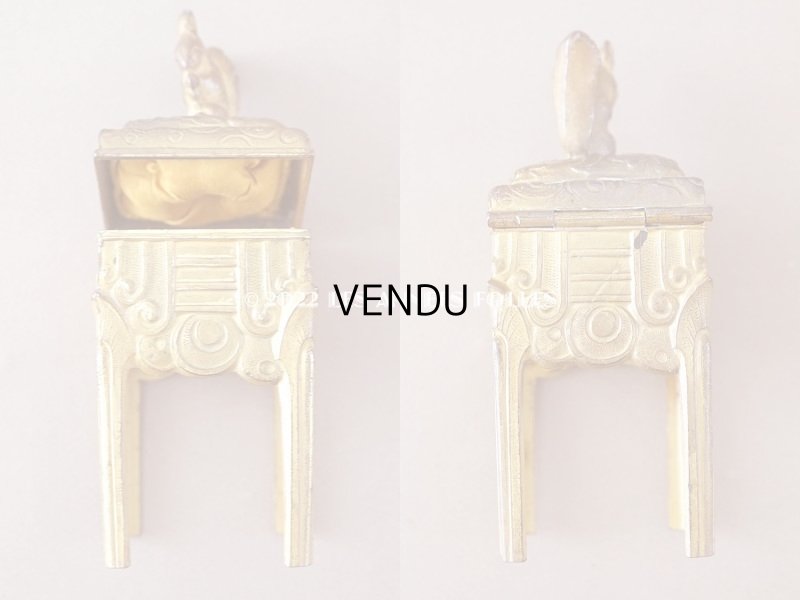 画像6: 1920年代 アンティーク 栗鼠のジュエリーボックス  マスタードカラーのシルク製クッション