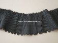 画像2: 19世紀末 アンティーク  ドレスの裾 黒いシルクのプリーツ 3m 約10cm幅 (2)