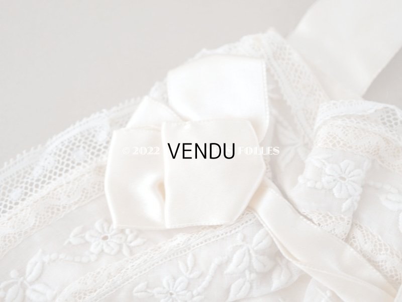 画像3: アンティーク  初聖体のオモニエール 淡いピンクのシルクリボン & 花模様のホワイトワーク(手刺繍)