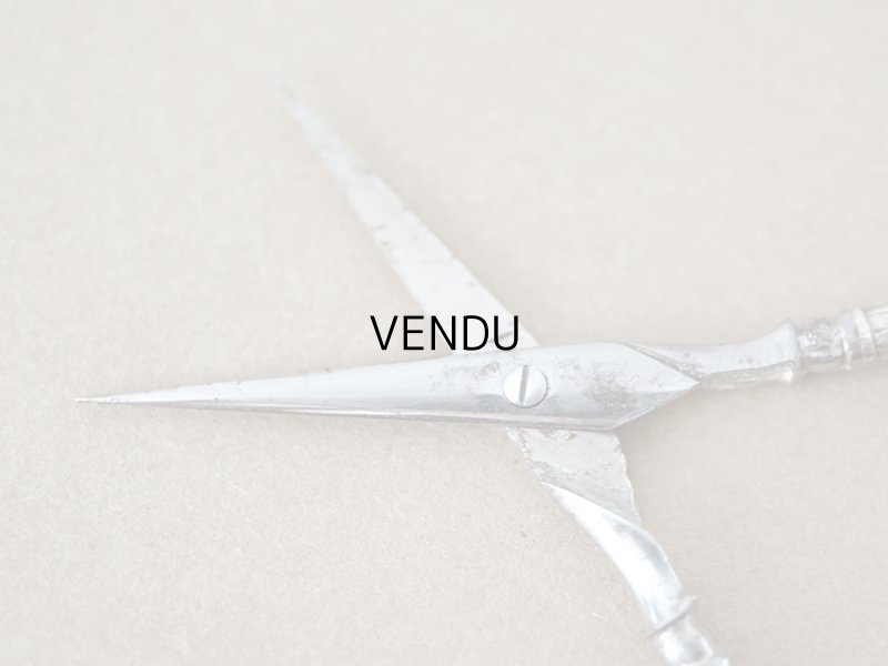 画像14: 1900年頃 アンティーク シルバー製 リボン&花のガーランド ソーイングセット 裁縫道具