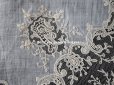 画像3: 19世紀 アンティーク ポワンドガーズ 結婚式のハンカチ モノグラムの刺繍入り 【 ポワン・ド・ガーズ 】