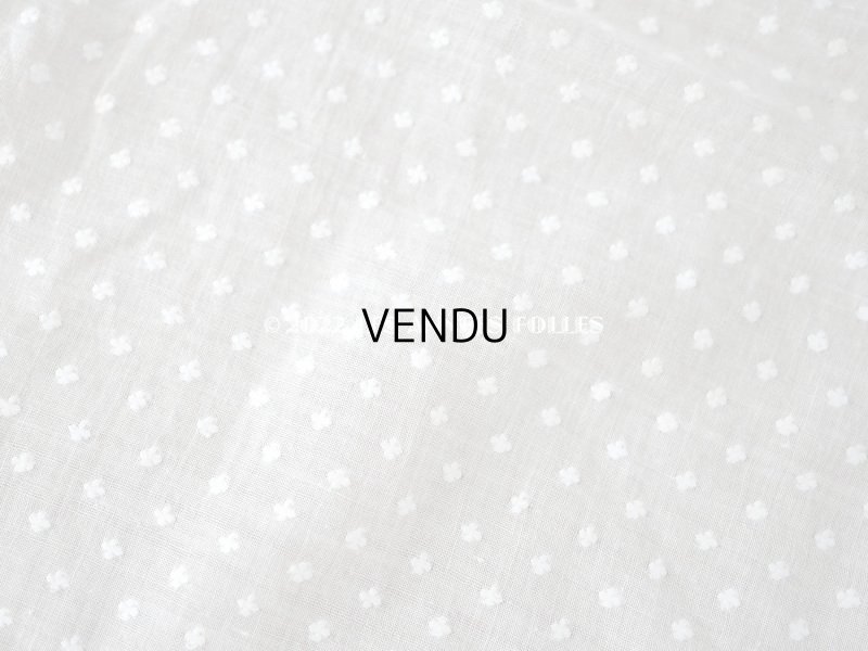 画像4: アンティーク  とても小さな花刺繍入り コットン生地  34.5×46.5cm