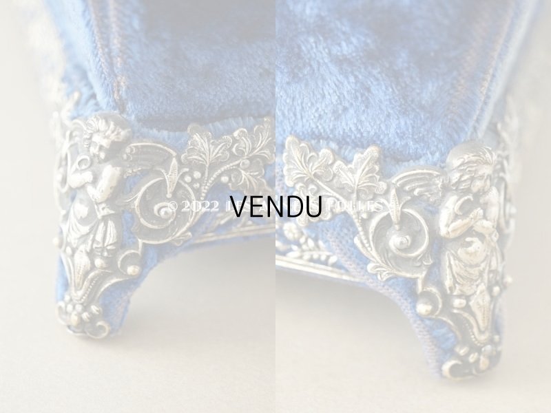 画像13: 19世紀末 アンティーク 　裁縫箱　鍵付き マリンブルーのベルベット＆シルククッション