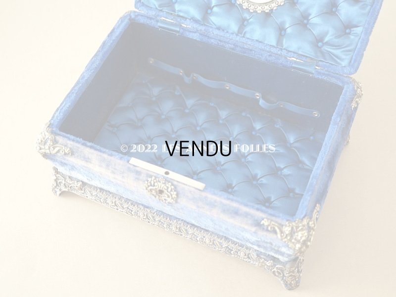 画像16: 19世紀末 アンティーク 　裁縫箱　鍵付き マリンブルーのベルベット＆シルククッション