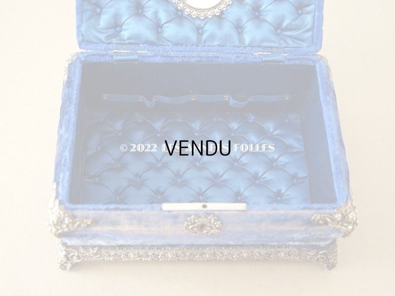 画像15: 19世紀末 アンティーク 　裁縫箱　鍵付き マリンブルーのベルベット＆シルククッション