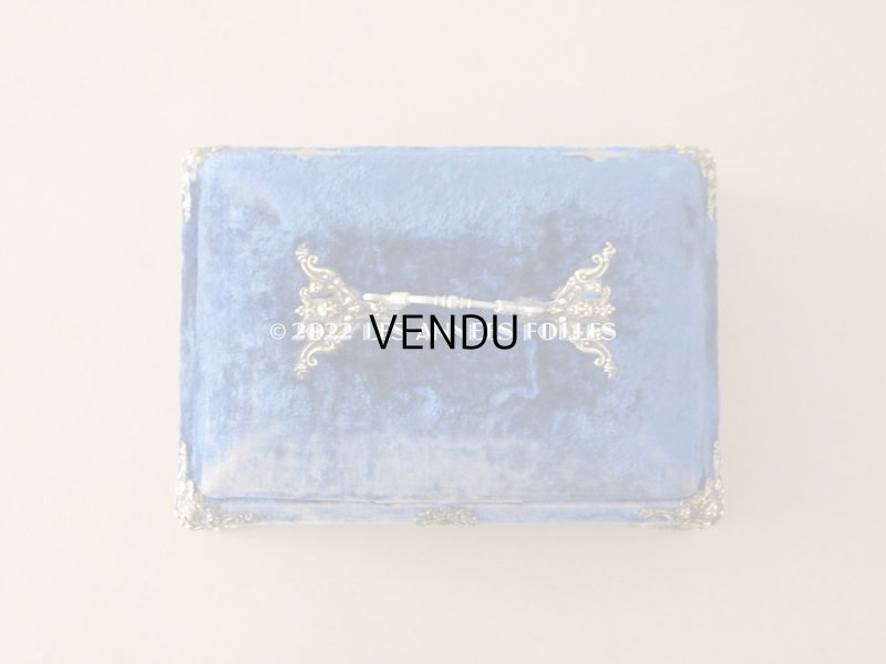 画像5: 19世紀末 アンティーク 　裁縫箱　鍵付き マリンブルーのベルベット＆シルククッション