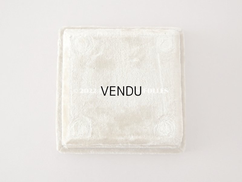 画像5: 1900年代 アンティーク ベルベットの台座 ボンマルシェ百貨店のラベル付き カーキ