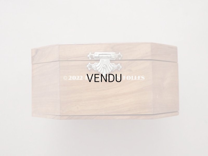 画像12: アンティーク モシュリンヌ 鈴蘭のジュエリーボックス パウダーブルーのシルク製クッション