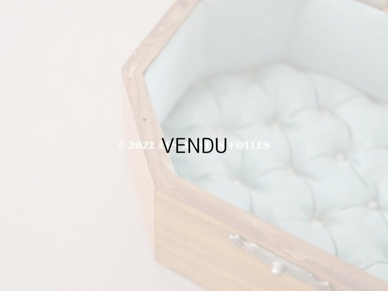 画像11: アンティーク モシュリンヌ 鈴蘭のジュエリーボックス パウダーブルーのシルク製クッション