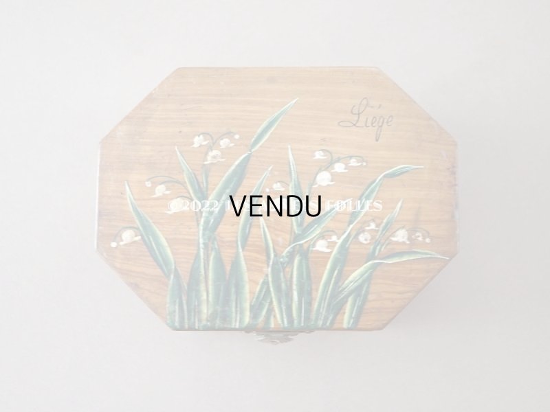 画像4: アンティーク モシュリンヌ 鈴蘭のジュエリーボックス パウダーブルーのシルク製クッション