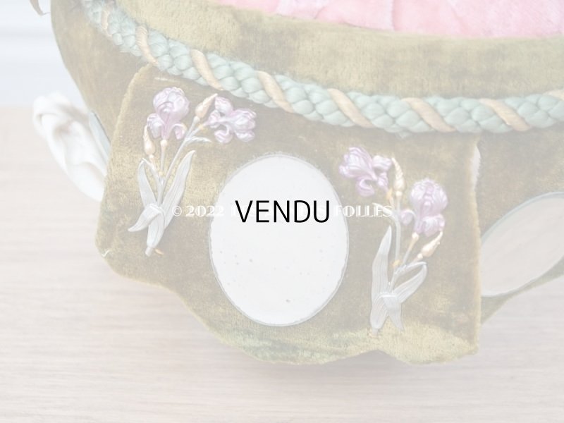 画像8: 1900年頃 アンティーク  グローブ・ド・マリエのパニエ型クッション  アイリスの花