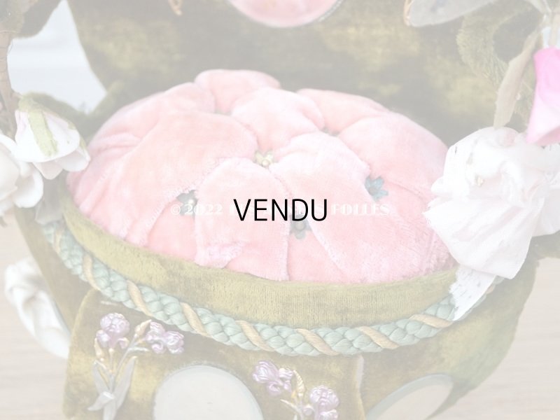 画像7: 1900年頃 アンティーク  グローブ・ド・マリエのパニエ型クッション  アイリスの花