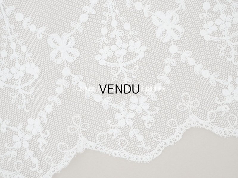 画像10: 【クリスマスセール2022対象外】アンティーク 花の刺繍入り 幅広レース 幅26.5〜28.5cm