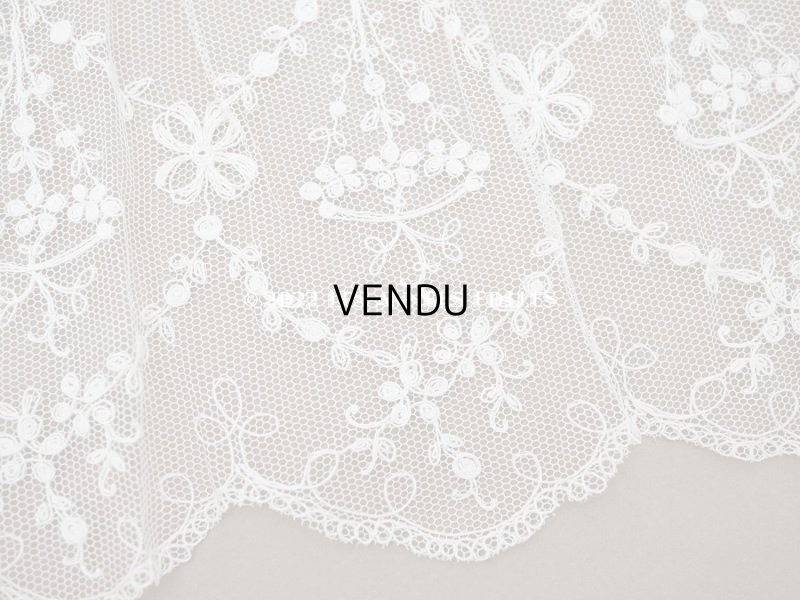画像4: 【クリスマスセール2022対象外】アンティーク 花の刺繍入り 幅広レース 幅26.5〜28.5cm