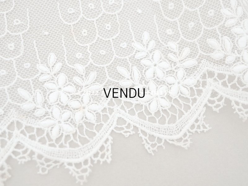 画像5: 【クリスマスセール2022対象外】アンティーク 花の刺繍入り 幅広レース   幅25.5cm