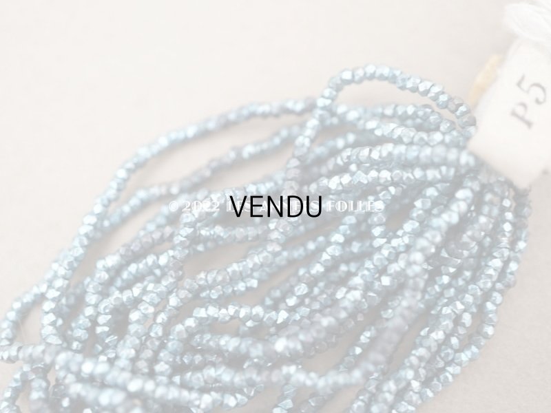 画像5: 1900年代 アンティーク メタル製 極小 カット入り ビーズ　ライトブルー　メタルビーズ キャビアビーズ P5