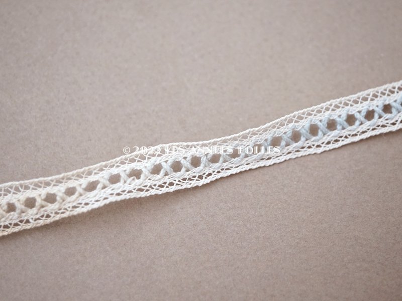 画像5: 1900年代 アンティーク レース オフホワイト&水色 3.2m 幅10mm